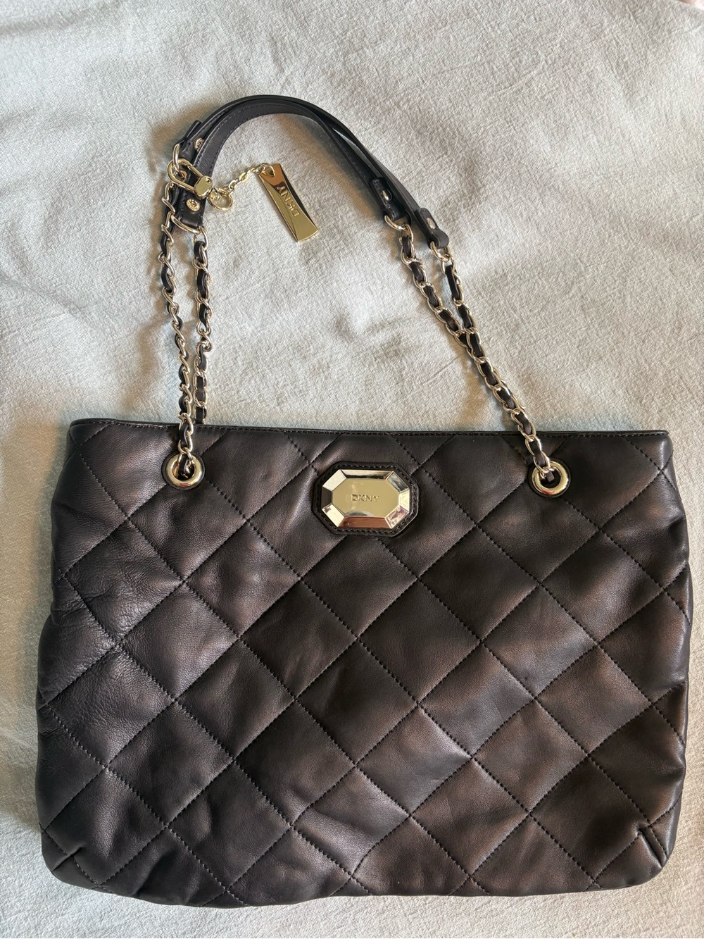 🖤 DKNY Black Quilted Leather Bag 🖤